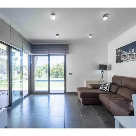 Golf And Pool Oasis Catllar