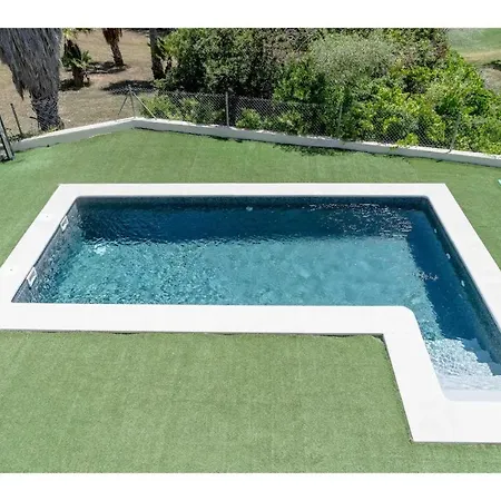 Golf And Pool Oasis * Catllar